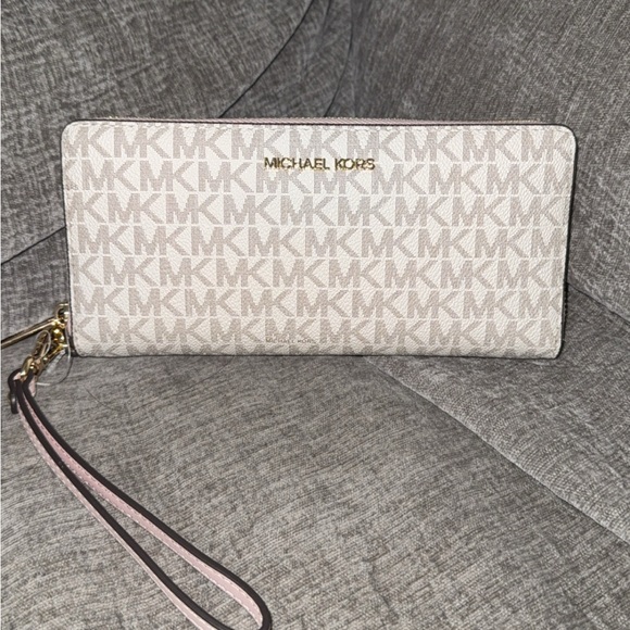 Michael Kors Beige Logo Wristlet - Picture 1 of 4